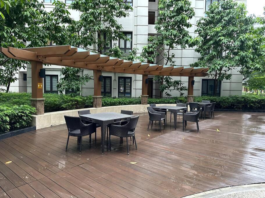 Airport Naia Terminal 3 Insane Interior Apartment Manila Exterior photo
